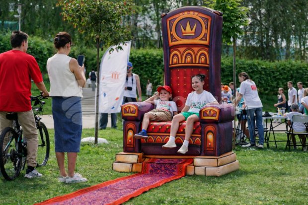 Надувной трон Надувной трон