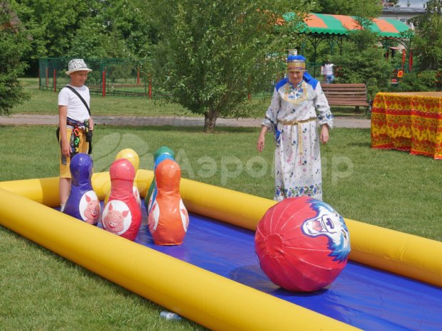 Гигантский боулинг Гигантский боулинг