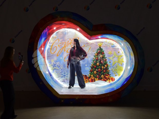 Надувная фотозона Сердце Надувная фотозона Сердце