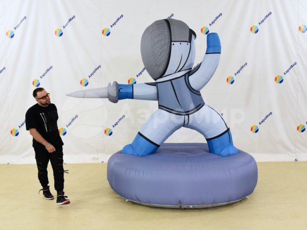 Надувная фигура Фехтовальщик Надувная фигура Фехтовальщик