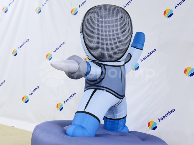 Надувная фигура Фехтовальщик Надувная фигура Фехтовальщик