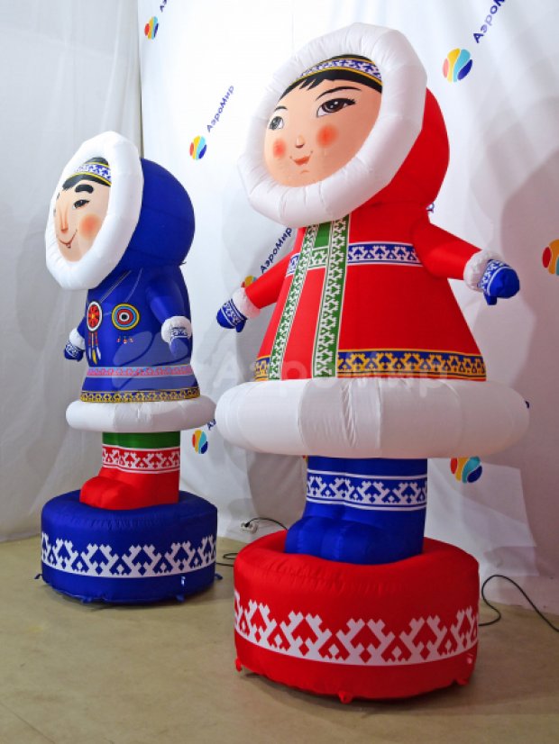 Фигуры в национальных костюмах Фигуры в национальных костюмах