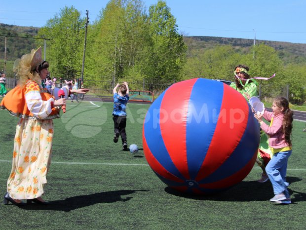 Большой надувной мяч Большой надувной мяч