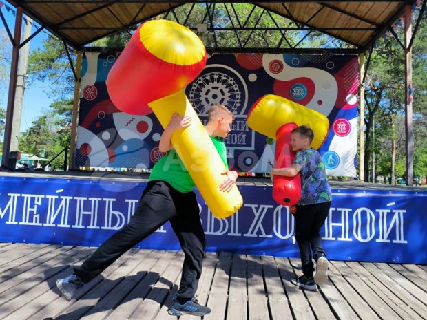 Гигантский молоток Гигантский молоток