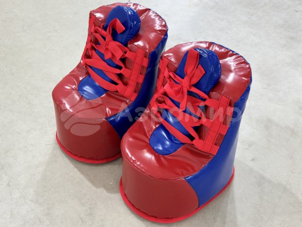 Гигантские кеды Гигантские кеды