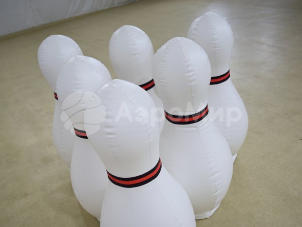 Надувные кегли с мячом Надувные кегли с мячом