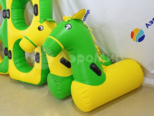 Лошадиные скачки Лошадиные скачки