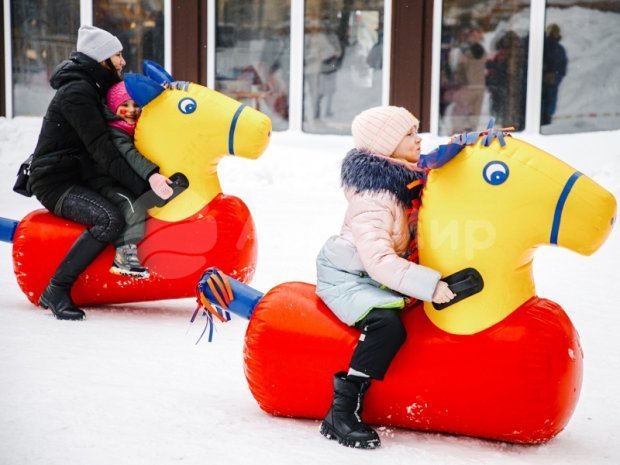 Лошадиные скачки Лошадиные скачки