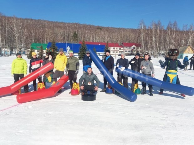 Гигантский хоккей Гигантский хоккей