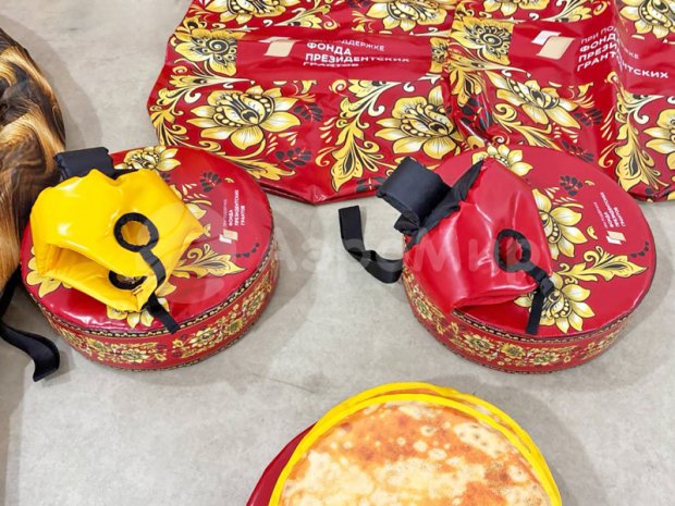 Бой подушками Бой подушками