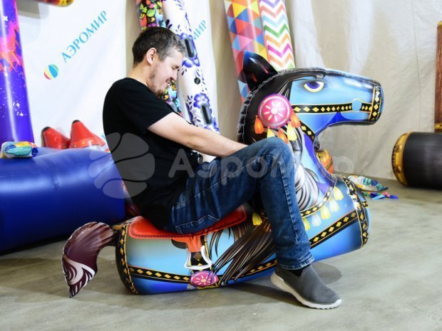 Лошадиные скачки Лошадиные скачки