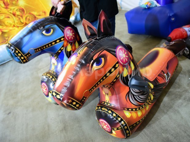 Лошадиные скачки Лошадиные скачки