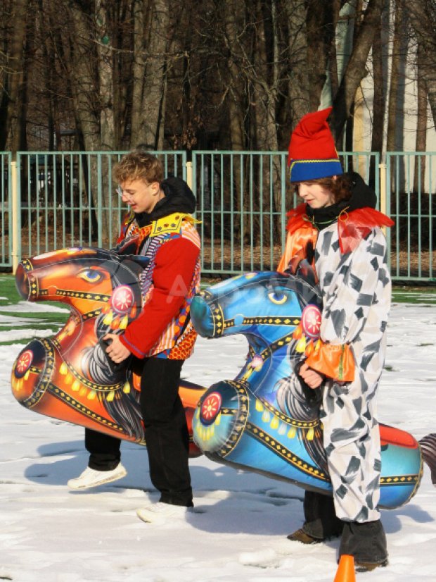 Лошадиные скачки Лошадиные скачки