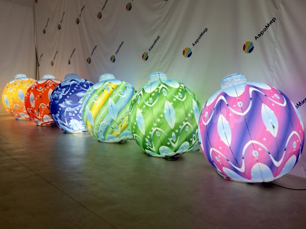 Ёлочный новогодний шар с подсветкой Ёлочный новогодний шар с подсветкой