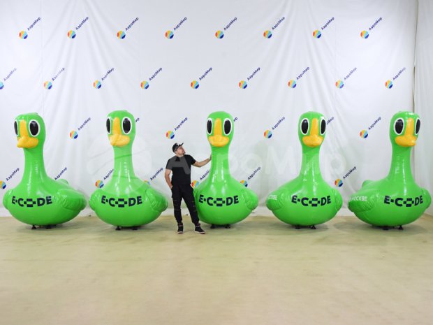 Надувной гусь Надувной гусь