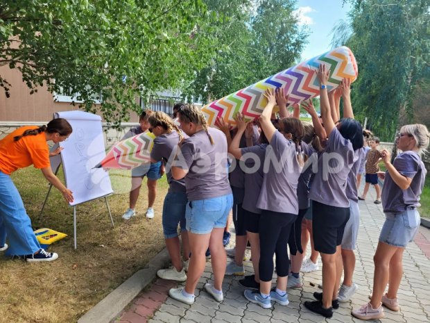 Гигантский карандаш Гигантский карандаш