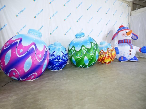 Ёлочный новогодний шар с подсветкой Ёлочный новогодний шар с подсветкой