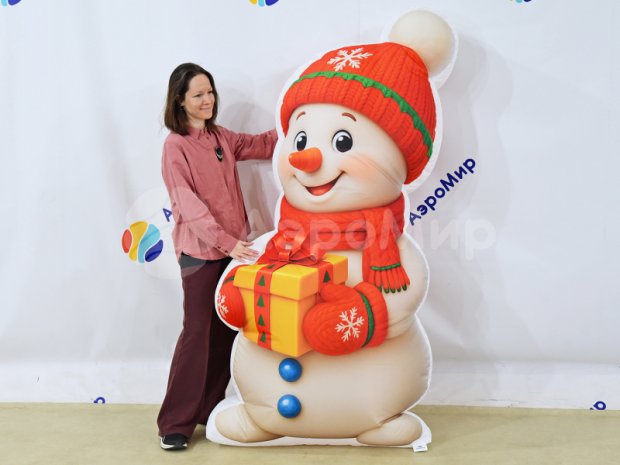 Снеговик с подарком-подушка Снеговик с подарком-подушка