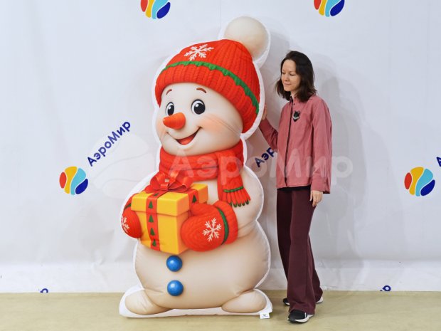 Снеговик с подарком-подушка Снеговик с подарком-подушка