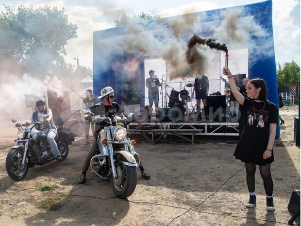 Мобильная сцена Мобильная сцена