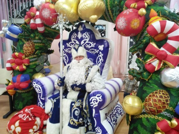 Сказочный трон Деда Мороза Сказочный трон Деда Мороза