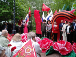 Надувные фигуры и сцены к 9 Мая