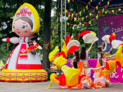 Надувные фигуры на Масленицу