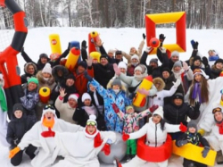 Новогодний тимбилдинг – игры, сценарии, реквизит