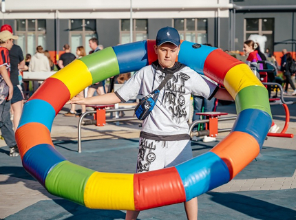 Надувной аттракцион Гигантский обруч