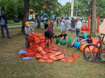 Гигантская Дженга из Оксфорда 300 с рисунком под дерево для игр на свежем воздухе в Невеле.
