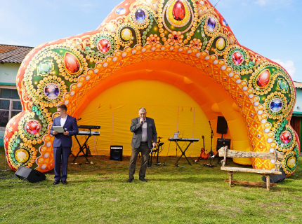 Надувная сцена в виде кокошника, Тальменский МКЦ