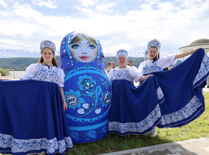 Надувная матрёшка с росписью под гжель, Николаевск-на-Амуре