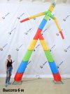Фигура аэромена на двух ногах с логотипом