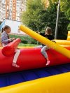 Бой на бревне — командный аттракцион на два участника