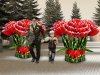 Надувной цветок Гвоздика — торжественное оформление Дня Победы