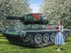 Надувной танк в парке