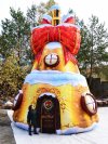 Колокольчик дом — новогодняя надувная конструкция с фото зоной внутри