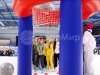 Большое баскетбольное кольцо с гигантским мячом