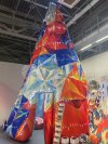 Конус-дом притягивает взгляды, удерживает внимание, одна конструкция — десятки сценариев