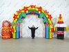 Надувная арка Радужная с декором