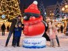 Надувной снегирь на подставке для зимнего оформления