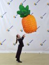 Ананас-подушка — яркий и легкий реквизит для шоу, игры и развлечений