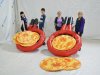 Командная забава — лови сковородкой