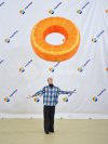 Пончик-подушка — яркий и легкий реквизит для шоу, игры и развлечений