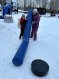 Гигантский хоккей — огромные клюшки и шайба для развлечения и командных игр