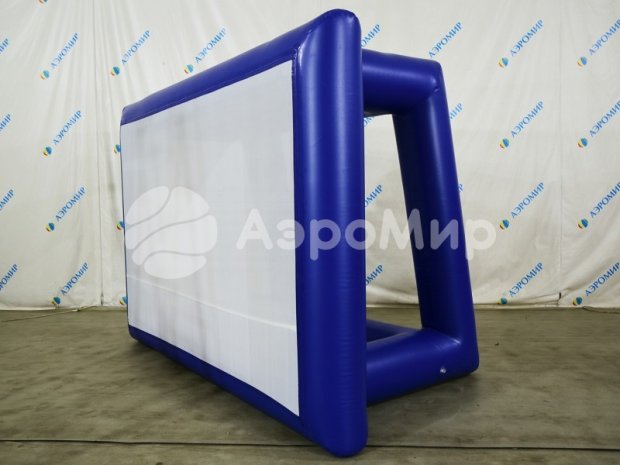 Надувной экран на опорах
