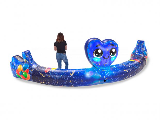 Скамейка-обнимашка