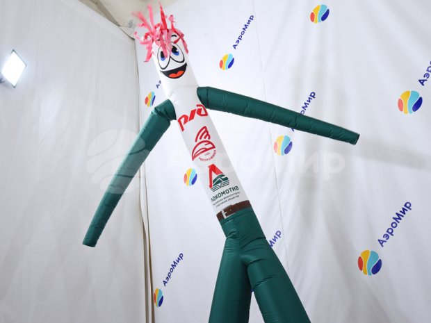 Аэромен на двух ногах — с логотипом