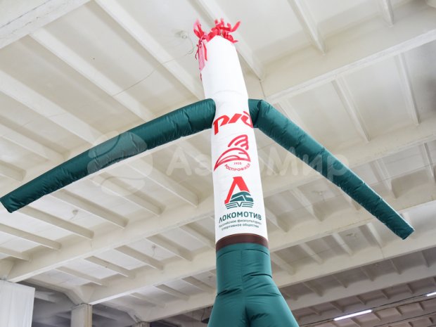 Аэромен на двух ногах — с логотипом