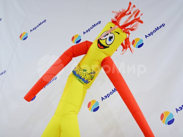 Аэромен на двух ногах — с логотипом
